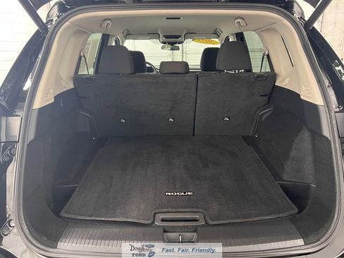Used 2025 Nissan Rogue SV image 31