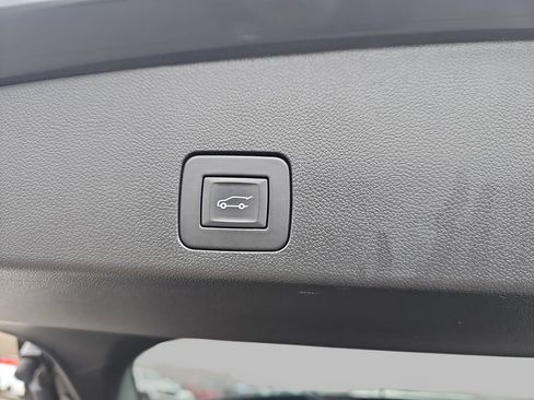 Certified 2024 Buick Encore GX Avenir w/ Avenir Convenience Package AWD/4WD image 17