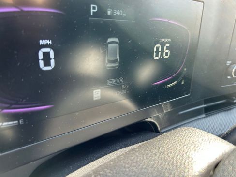 Used 2025 Kia Sportage LX image 9