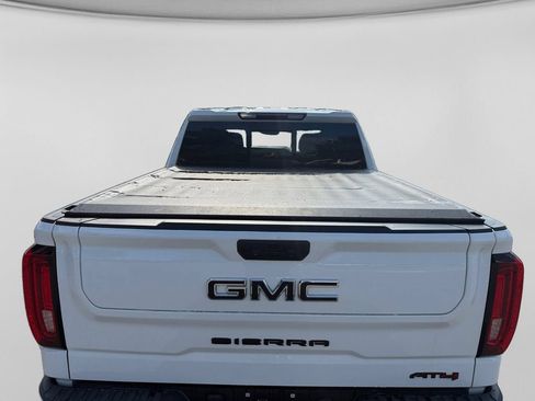 Used 2023 GMC Sierra 1500 AT4 w/ AT4 Preferred Package AWD/4WD image 18