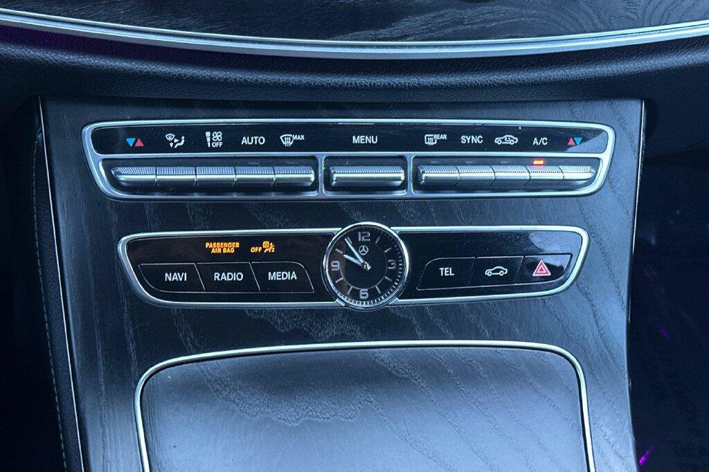 Used 2018 Mercedes-Benz E 300 w/ Premium 1 Package image 19