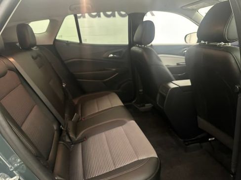 Used 2025 Chevrolet Trax LT w/ Driver Confidence Package FWD image 19