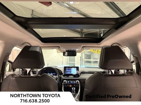 Used 2019 Toyota RAV4 Limited image 21