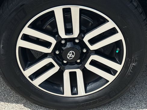 Used 2018 Toyota 4Runner Limited AWD/4WD image 8
