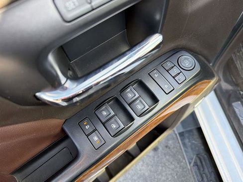 Used 2019 Chevrolet Silverado 2500 High Country image 14
