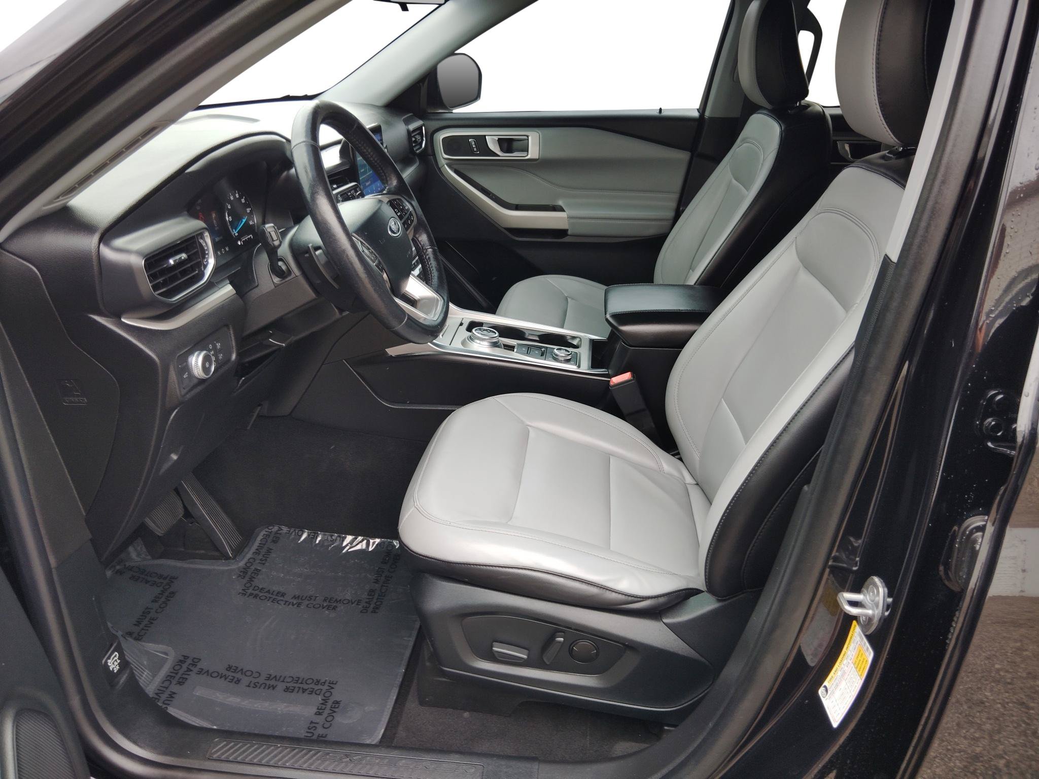 Used 2021 Ford Explorer XLT w/ Equipment Group 202A AWD/4WD image 12