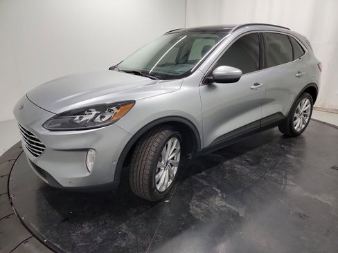Used 2021 Ford Escape Titanium w/ Titanium Elite Package image 3