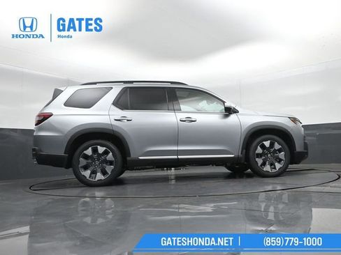 New 2026 Honda Pilot Touring image 42