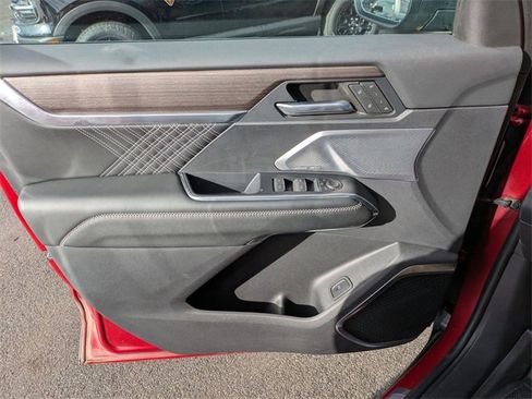 Used 2024 GMC Acadia Denali w/ Super Cruise Package image 6