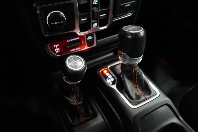 Used 2021 Jeep Gladiator Mojave AWD/4WD image 32