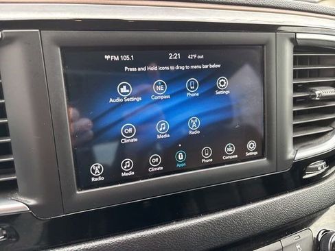 Used 2020 Chrysler Voyager Lxi image 22