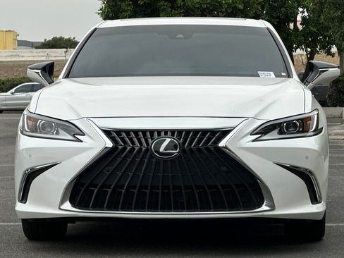 Used 2025 Lexus ES 300h w/ Premium Package FWD image 6