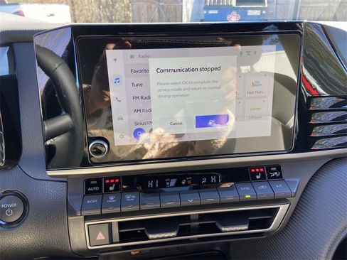 Used 2025 Toyota Camry SE w/ Convenience Package image 21