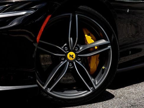 Used 2022 Ferrari Roma RWD image 39