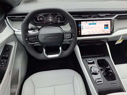 New 2026 Jeep Cherokee Limited image 7