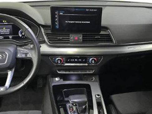 Used 2022 Audi Q5 e Premium Plus w/ Premium Plus Package AWD/4WD image 17