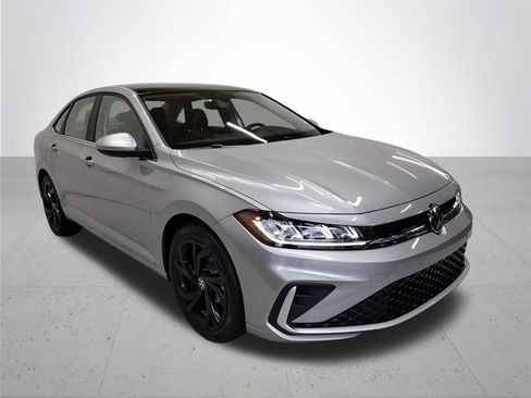 New 2026 Volkswagen Jetta SE image 4