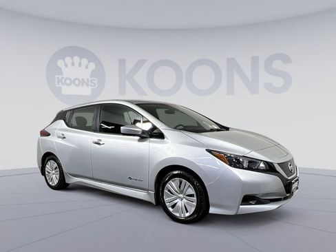 Used 2019 Nissan Leaf S w/ S Charge Package FWD image 2