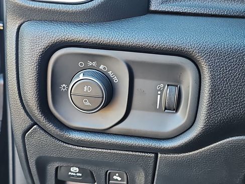 New 2026 RAM 1500 4x4 Crew Cab image 24