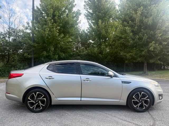 Used 2012 Kia Optima EX w/ Premium Pkg FWD image 2