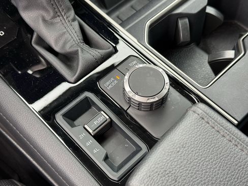 Used 2024 Toyota Tundra Limited image 24