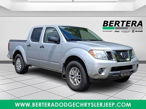 Used 2019 Nissan Frontier SV AWD/4WD image 1