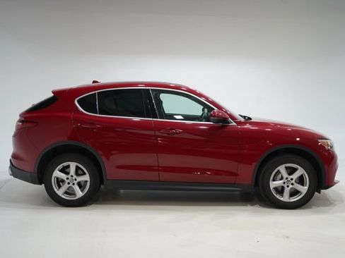 Used 2018 Alfa Romeo Stelvio AWD image 8