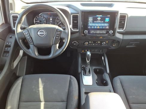 Used 2022 Nissan Frontier SV image 11