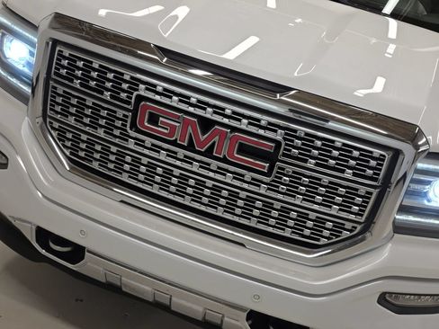 Used 2018 GMC Sierra 1500 Denali w/ Denali Ultimate Package AWD/4WD image 47