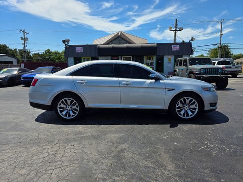 Used 2017 Ford Taurus Limited image 22