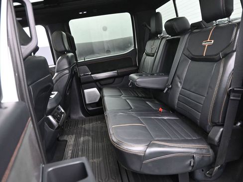 Used 2024 Ford F250 Platinum image 15