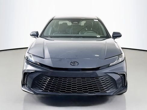 Used 2025 Toyota Camry SE w/ Convenience Package FWD image 2