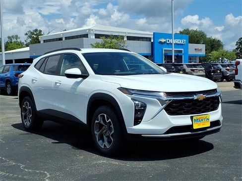 New 2026 Chevrolet Trax LT w/ Driver Confidence Package image 6