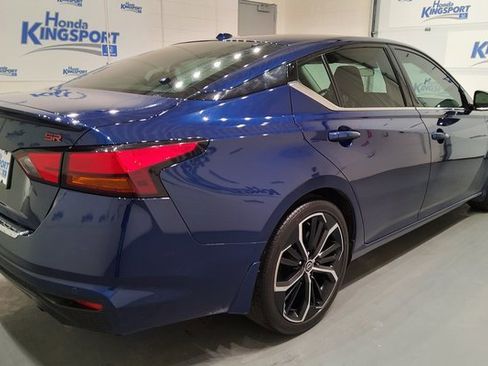 Used 2023 Nissan Altima 2.5 SR w/ SR Premium Package image 3