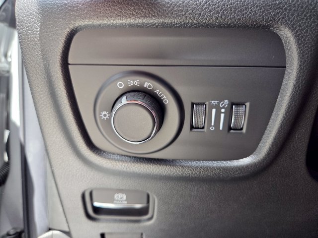 New 2026 Jeep Grand Cherokee Altitude RWD image 21