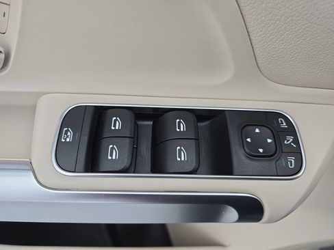 Certified 2021 Mercedes-Benz GLB 250 GLB 250 image 26