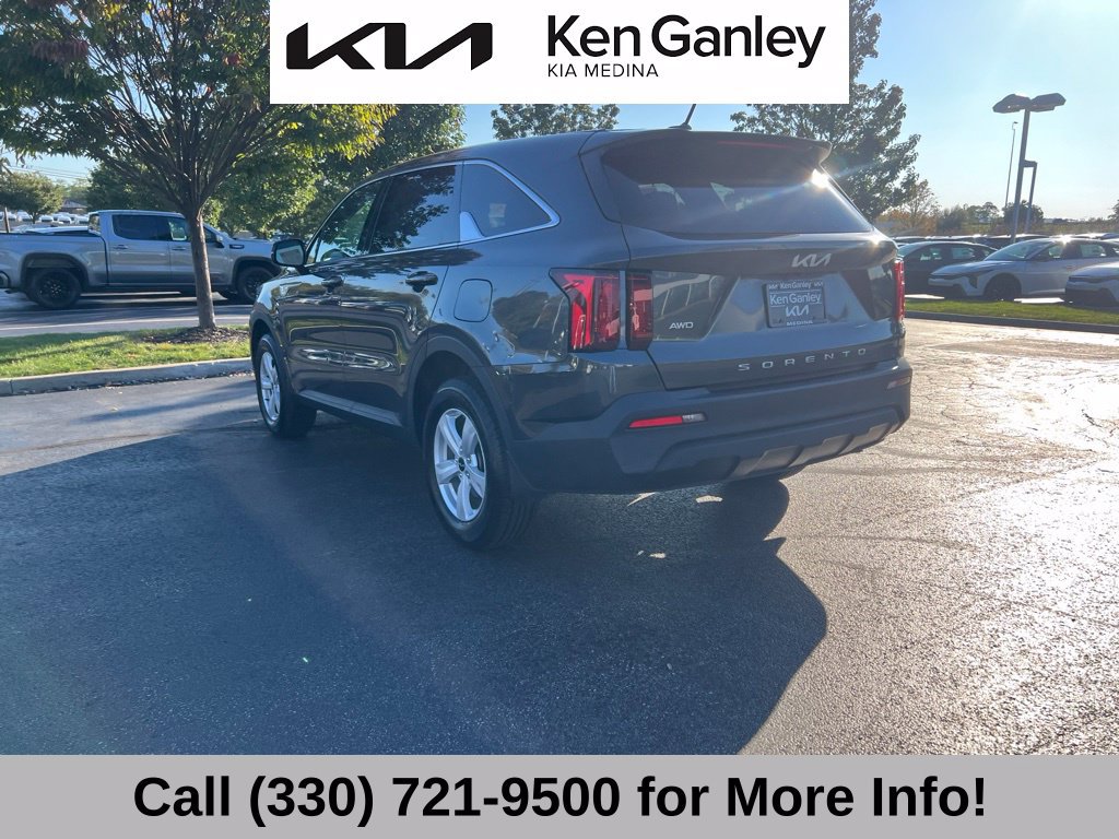 Certified 2022 Kia Sorento LX AWD/4WD image 14