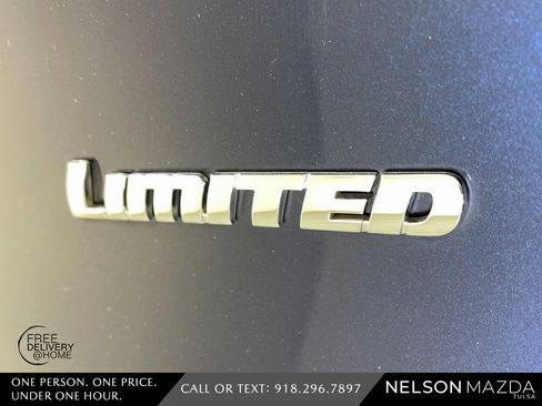 Used 2015 Toyota 4Runner Limited image 16