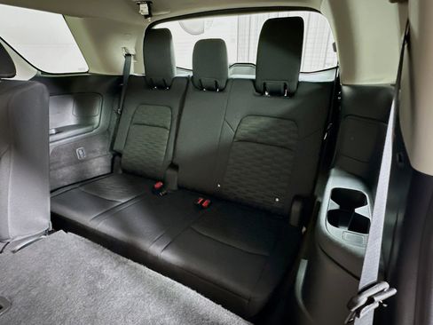 Used 2025 Nissan Pathfinder SV image 29