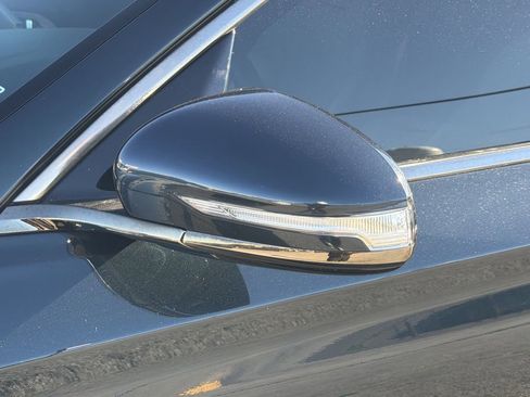 Used 2022 Genesis G70 3.3T w/ Sport Advanced Package image 32