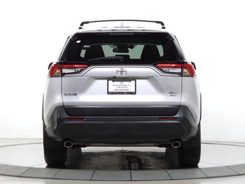 Used 2023 Toyota RAV4 XLE Premium image 6