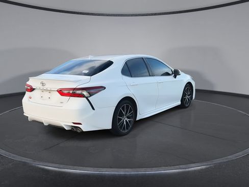 Used 2023 Toyota Camry SE FWD image 8