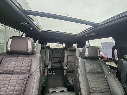Used 2025 Cadillac Escalade V image 20