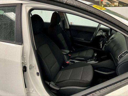 Used 2018 Kia Forte LX image 7