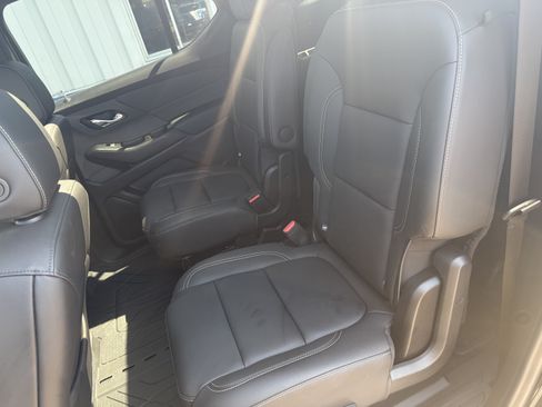 Used 2023 Chevrolet Traverse LT w/ LT Premium Package AWD/4WD image 27