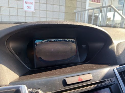 Used 2015 Acura TLX w/ Technology Package FWD image 9