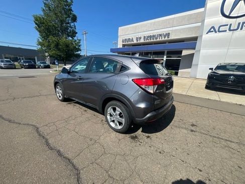 Used 2019 Honda HR-V LX image 8