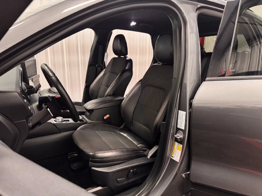Used 2025 Ford Escape ST-Line w/ Tech Pack #1 AWD/4WD image 39