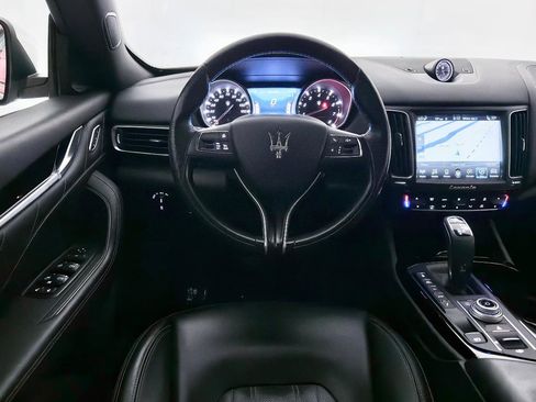 Used 2020 Maserati Levante AWD/4WD image 30