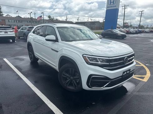 Used 2021 Volkswagen Atlas Cross Sport SE w/ V6 Towing Package FWD image 18